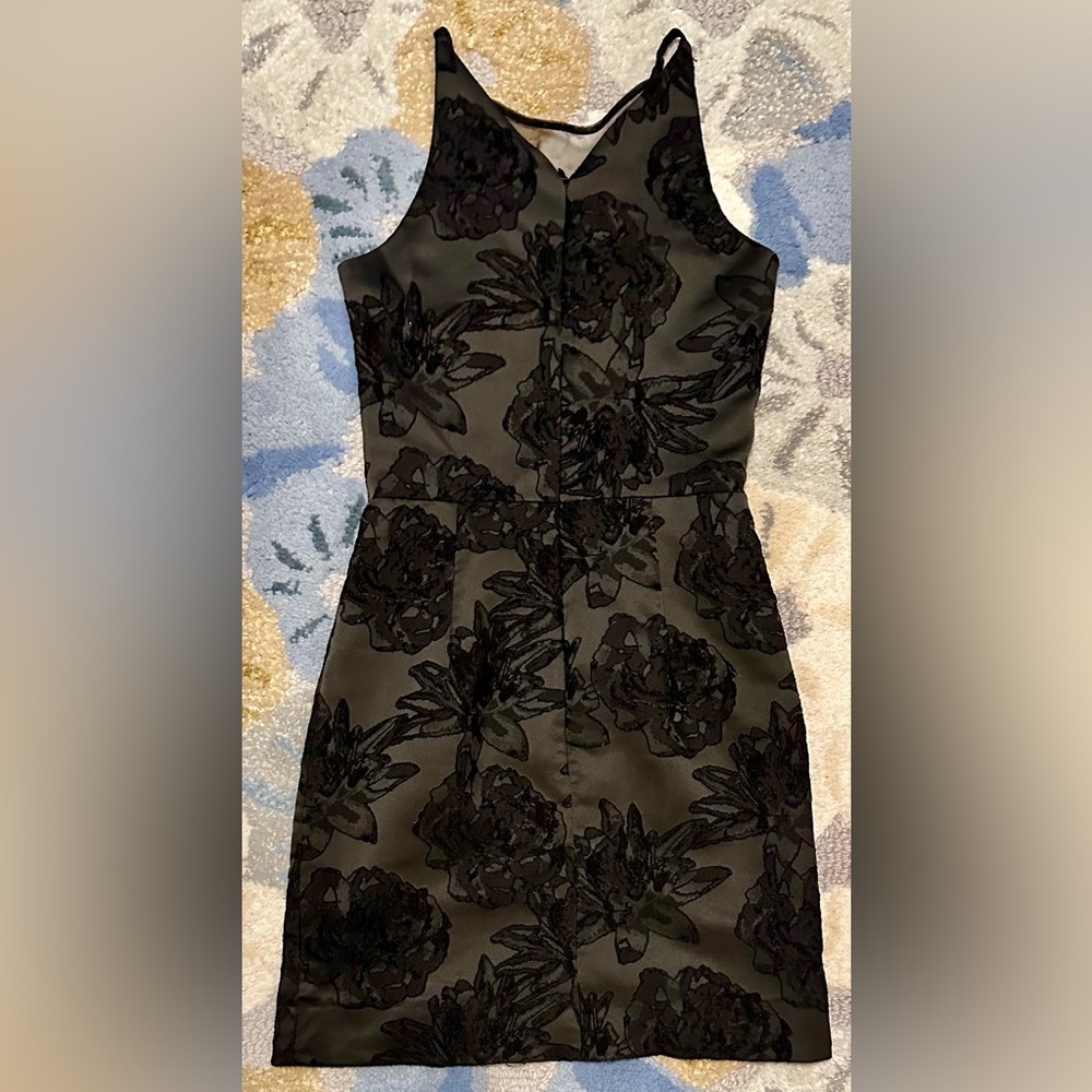 Dress the Population Sleeveless Black Brocade Kennedy Illusion Sheath Dress - Picture 7 of 8